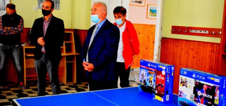 Φλώρινα: Δωρεά δύο PS4 στο Κέντρο Κοινωνικής Πρόνοιας από τον Αντιπεριφερειάρχη