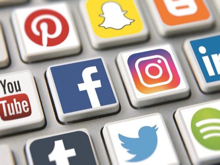Κίνδυνοι και όρια στην εποχή των social media – Έρευνα καταγράφει το «σύνδρομο του TikTok»