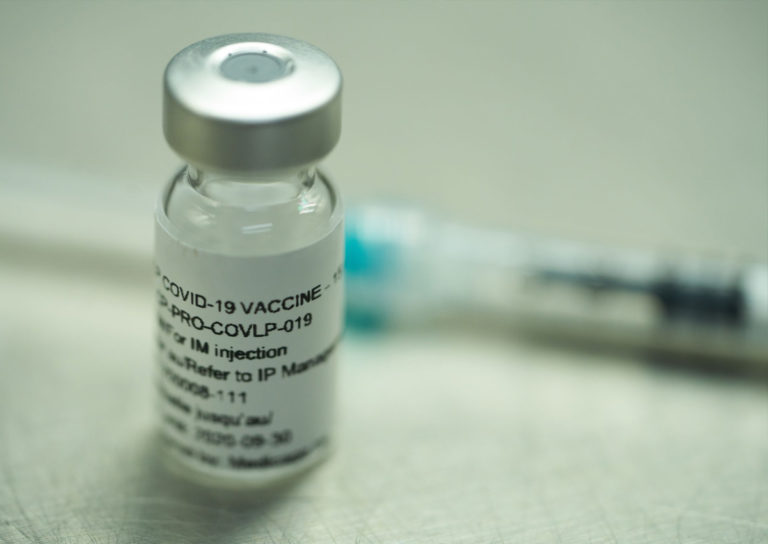 Covid-19: Η ιαπωνική εταιρεία Medicago θα ζητήσει έγκριση για το πρώτο εμβόλιο από φυτό του καπνού