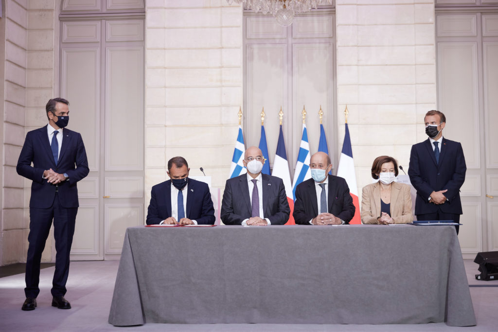 Τι προβλέπει η αμυντική συμφωνία Ελλάδας – Γαλλίας που κατατέθηκε στη Βουλή