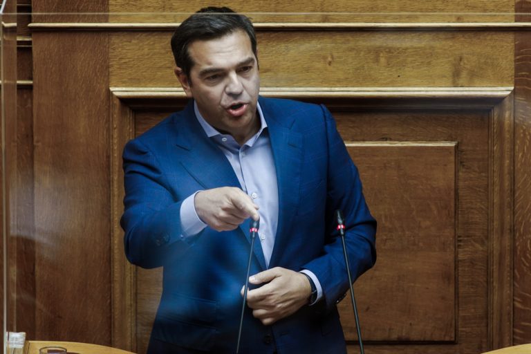 Αλ. Τσίπρας: Δεν είναι συμφωνία ισότιμων εταίρων με τη Γαλλία – Φρεγάτες ψωνίζονται όπως γραβάτες