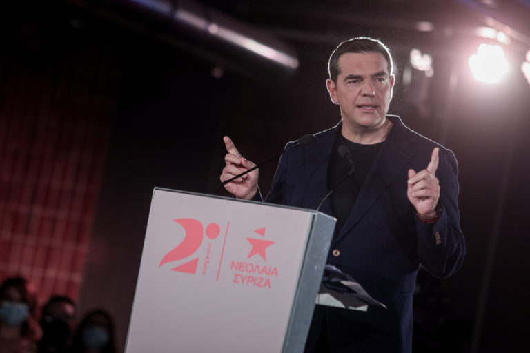 Τσίπρας στο 2ο συνέδριο της Νεολαίας ΣΥΡΙΖΑ: Σχεδιάζουμε 7ωρο και μισθό 800 ευρώ – Η δεξιά του Μητσοτάκη συνθλίβει τα όνειρα των νέων (video)