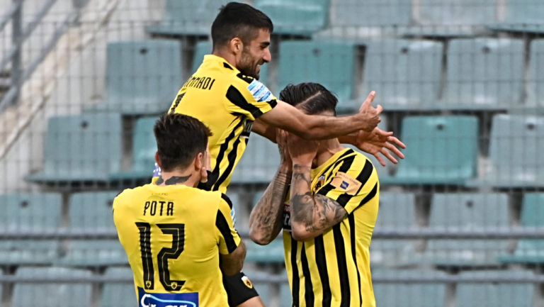 Νίκη της ΑΕΚ επί του Βόλου με 3-1 στο… ρινγκ του Πανθεσσαλικού (highlights)