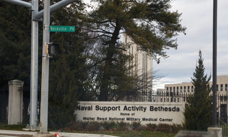 Σε αποκλεισμό βάση του Πολεμικού Ναυτικού στο Μέριλαντ, λόγω απειλής για βόμβα