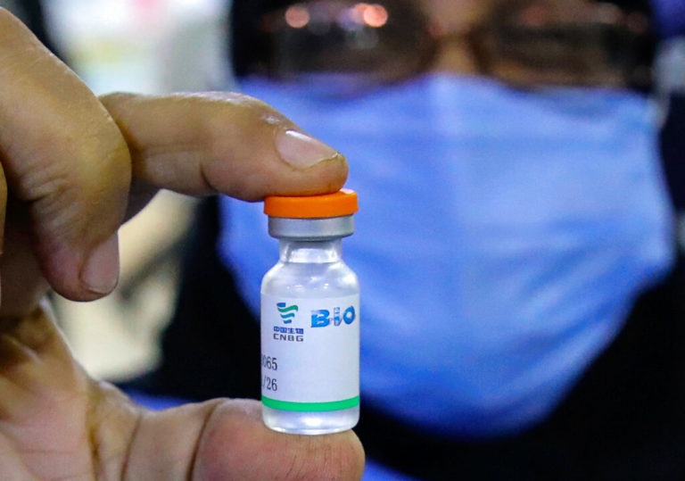 Αίγυπτος: Δεν θα μπορούν να λαμβάνουν τους μισθούς τους οι ανεμβολίαστοι δημόσιοι υπάλληλοι