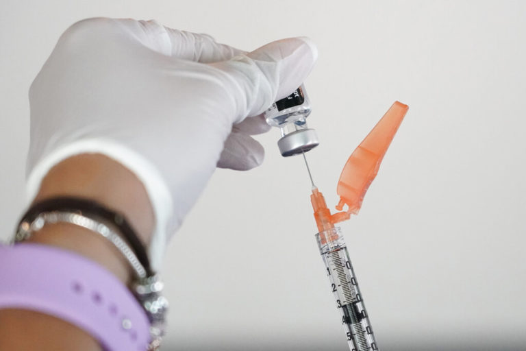 Το Βέλγιο παρήγγειλε εμβόλια ενόψει μίας ενδεχόμενης τέταρτης δόσης