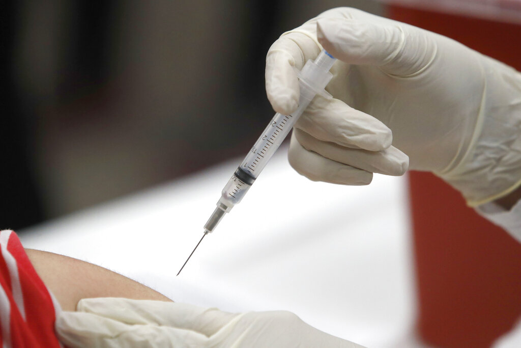 Βρετανία-Έρευνα: Ασφαλής και αποτελεσματική η ταυτόχρονη χορήγηση των εμβολίων κατά του κορονοϊού και της γρίπης