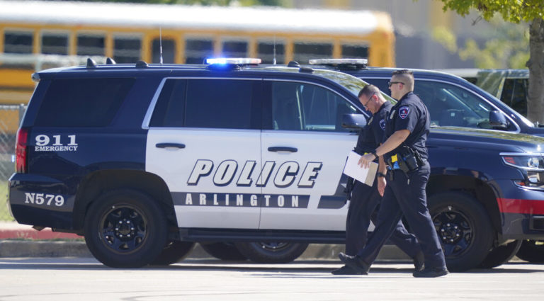 ΗΠΑ: Πυροβολισμοί σε σχολείο στο Τέξας με τραυματίες – Ο 18χρονος δράστης διαφεύγει (βίντεο και φωτογραφίες)