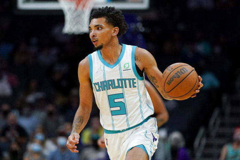 NBA: «Πέταξε» στην κορυφή του Top-5 ο «rookie» Μπουκνάιτ