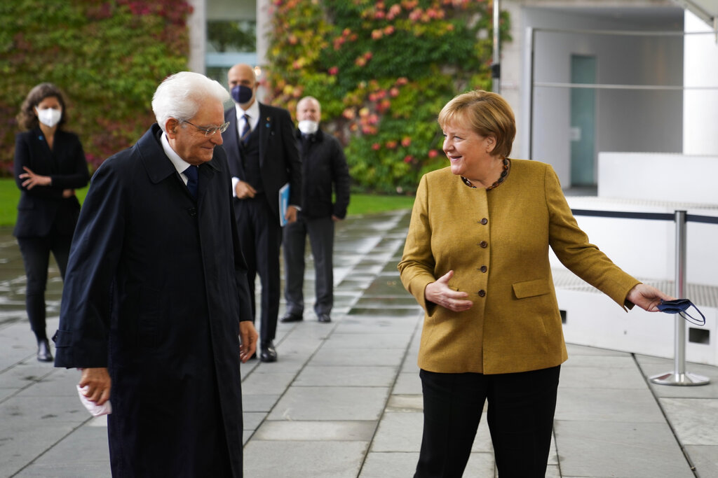 Συνάντηση Mattarella-Merkel στο Βερολίνο: Γερμανία και Ιταλία έχουν επί δεκαετίες ασχοληθεί με μια αυστηρή ανάλυση του παρελθόντος
