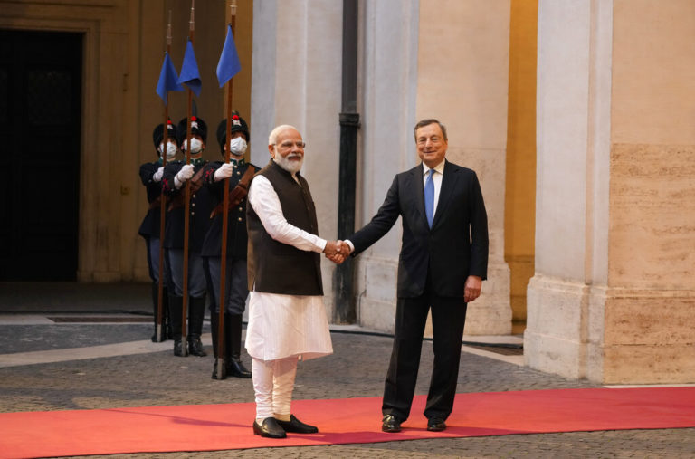 Ρώμη – G20: Συνάντηση του Mario Draghi με τον Ινδό Πρωθυπουργό Narentra Modi