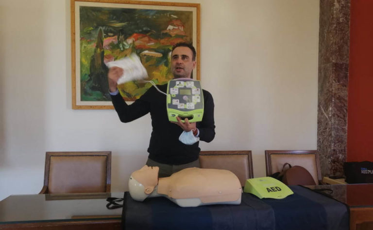 Δήμος Πύργου: Παρουσίαση νέων απινιδωτών