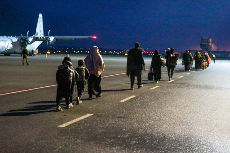 Απεγκλωβίστηκαν 18 Αφγανοί ελληνικού ενδιαφέροντος — Θα μεταφερθούν στην Αθήνα
