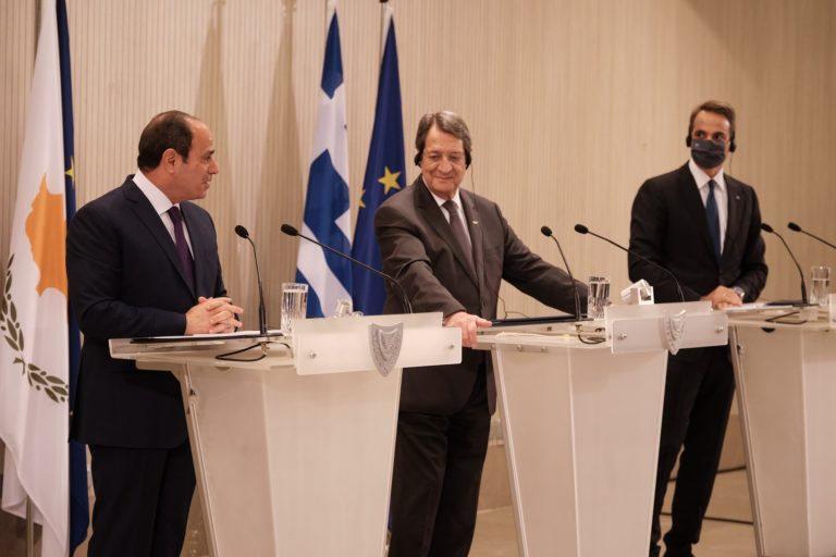 Κυβερνητικές πηγές για τριμερή Σύνοδο Ελλάδας – Αιγύπτου – Κύπρου: Στρατηγικής σημασίας τα περιφερειακά σχήματα συνεργασίας