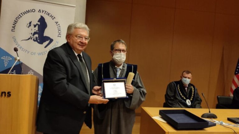 Απονομή τιμητικής πλακέτας στον Ελληνοαμερικανό Γερουσιαστή Gus Bilirakis από τον Ιωάννη Χρυσουλάκη