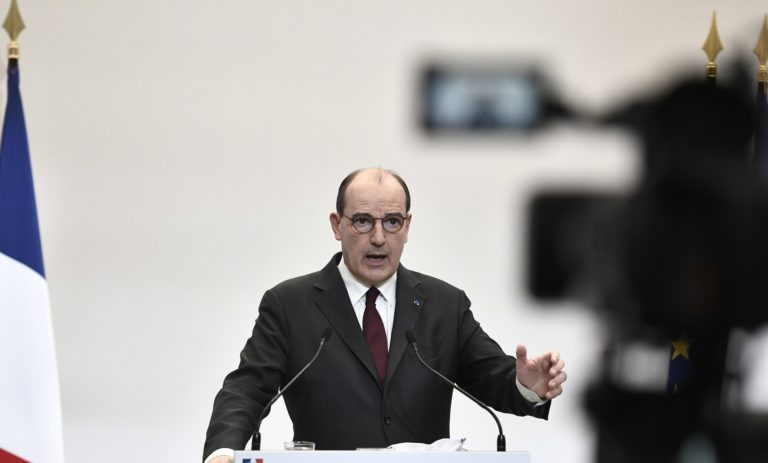 Γαλλία: “Τιμολογιακή ασπίδα» εξήγγειλε ο πρωθυπουργός απέναντι στις αυξήσεις της ηλεκτρικής ενέργειας και των καυσίμων