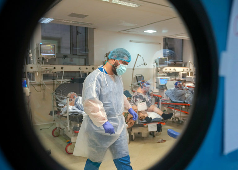Η ΕΕ δεσμευμένη για βοήθεια σε χώρες που τη χρειάζονται για να αντιμετωπίσουν την πανδημία