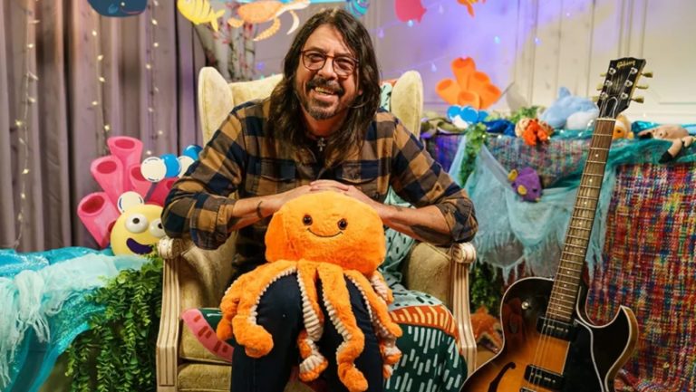Ο Ντέιβ Γκρολ θα διαβάσει ιστορία για παιδιά βασισμένη στο τραγούδι «The Octopus’s Garden» των Beatles