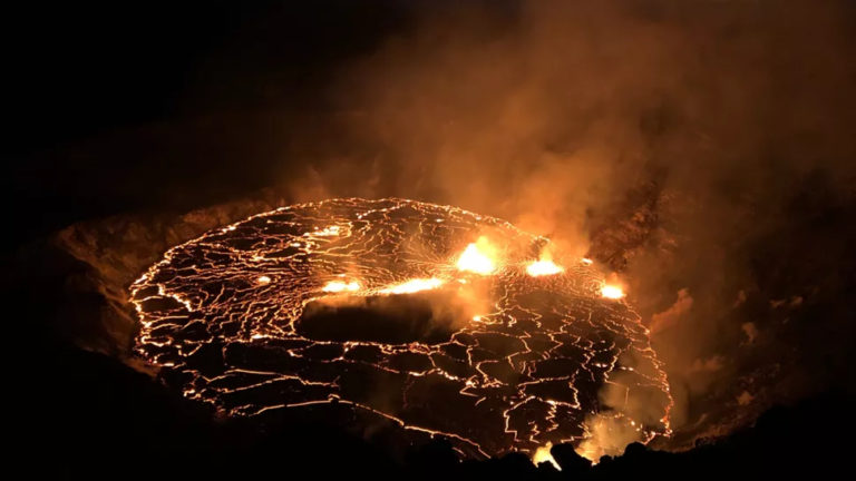 Έκρηξη ηφαιστείου στη Χαβάη: Οι πιλότοι είδαν «τα μαλλιά του Πελέ» στη λάβα (φωτογραφίες)
