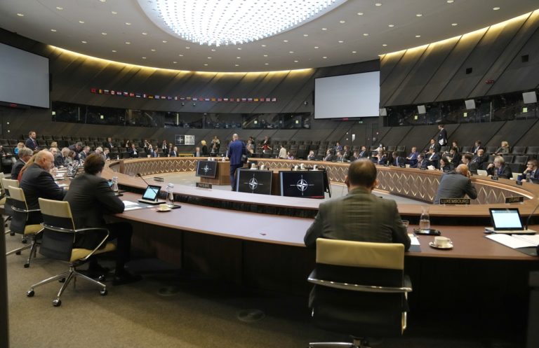 Βέλγιο: Σύνοδος των υπουργών Άμυνας του NATO μετά την διπλωματική αντιπαράθεση με τη Ρωσία