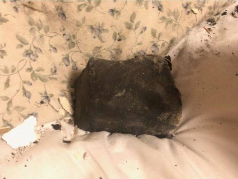Κομμάτι μετεωρίτη προσγειώθηκε στο κρεβάτι μιας γυναίκας στον Καναδά