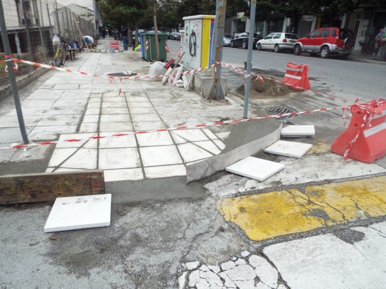 Τέλος στις ανεξέλεγκτες εργασίες σε δόμους και πεζοδρόμια επιχειρεί να βάλει ο Δ. Θεσσαλονίκης