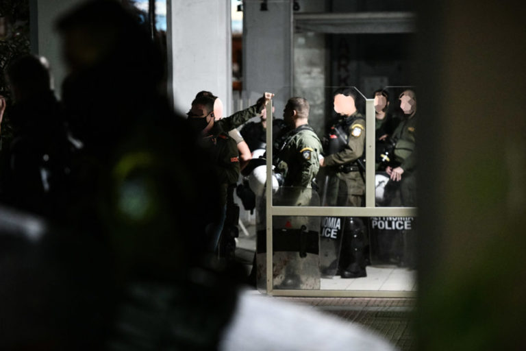 Καταδίωξη -Πέραμα: «’Εμπειροι» οι 4 από τους 7 αστυνομικούς – Σε επιφυλακή η ΕΛ. ΑΣ