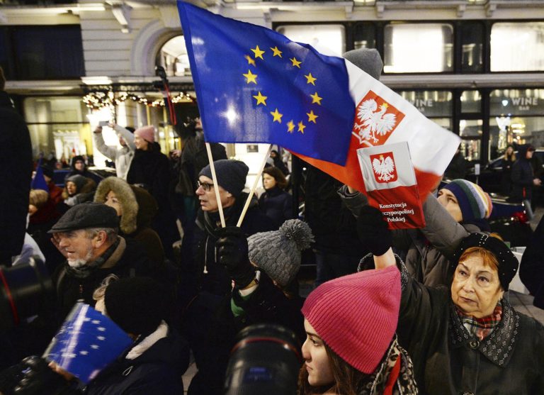 Πολωνία : Διαδηλώσεις στη χώρα υπέρ της παραμονής στην Ε.Ε