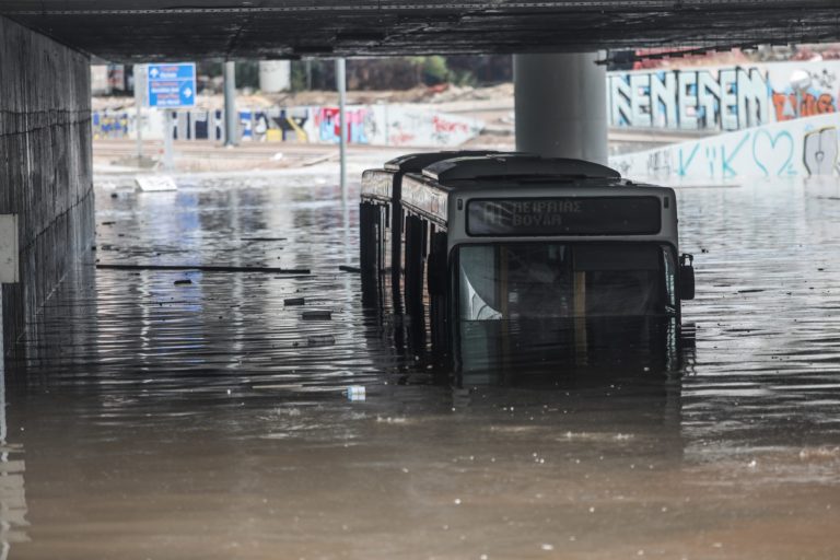 Εισαγγελική παρέμβαση για την πλημμύρα στη Λ. Ποσειδώνος