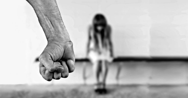 Σεξουαλική κακοποίηση παιδιών — Ο εφιάλτης πίσω από τις κλειστές πόρτες (video)