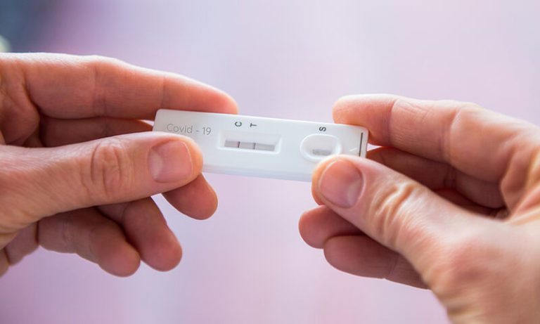 Σχολεία: Σήμερα η διενέργεια του τρίτου self test για μαθητές και εκπαιδευτικούς