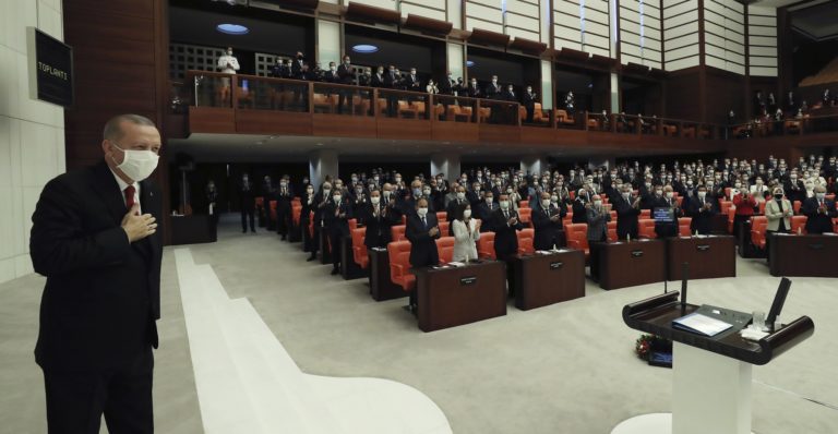 Τουρκία: Έναρξη εργασιών της Βουλής – Σημαντικά μηνύματα αναμένονται στην ομιλία του Ρ. Ερντογάν