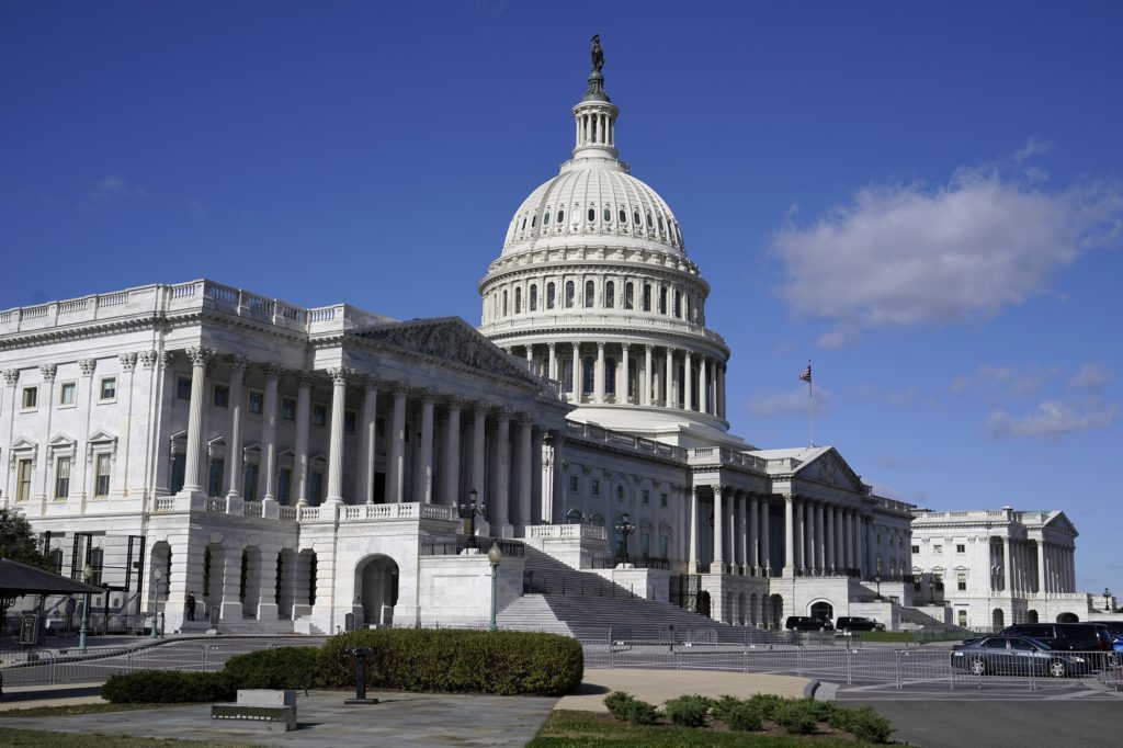 Το Κογκρέσο ενέκρινε το νομοσχέδιο για το γιγαντιαίο πρόγραμμα επενδύσεων σε υποδομές