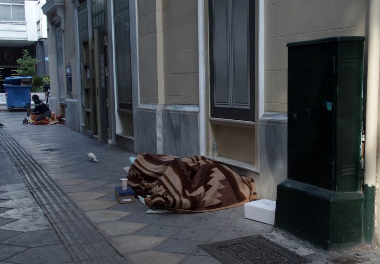 Σε ετοιμότητα ο Δήμος Αθηναίων για την προστασία των αστέγων από το κρύο