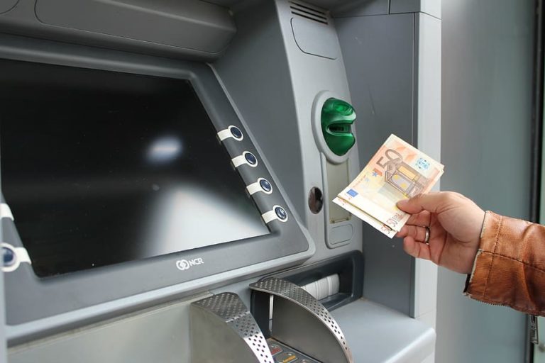 Πληρωμές ύψους 72,3 εκατ. ευρώ από τον e-ΕΦΚΑ και τον ΟΑΕΔ – Πότε θα πιστωθούν τα χρήματα στους λογαριασμούς