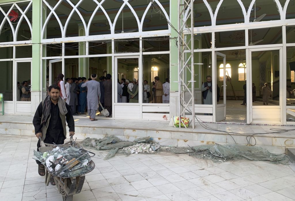 Αφγανιστάν: Τουλάχιστον 41 νεκροί και 70 τραυματίες από την επίθεση σε τζαμί στην Κανταχάρ