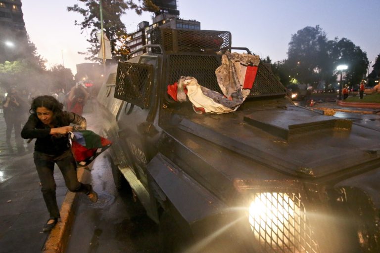 Χιλή: Αιματηρά επεισόδια σε πορεία αυτοχθόνων Μαπούτσε