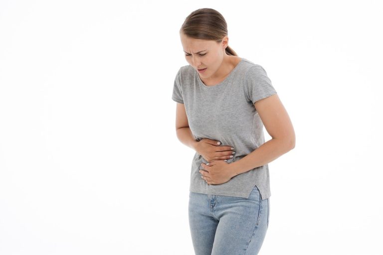 Έρευνα: Ο ένας στους δέκα ανθρώπους στον κόσμο έχει συχνά πόνους στην κοιλιά λόγω του φαγητού
