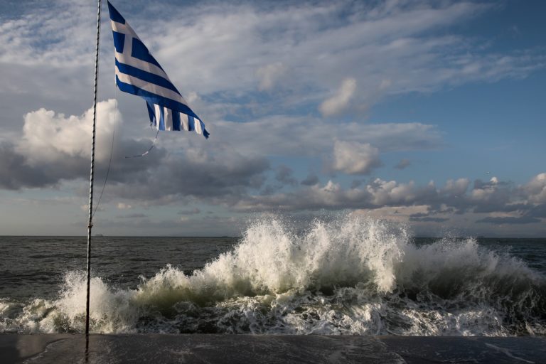 Ο καιρός με την Αναστασία Τυράσκη: Τοπικές βροχές στα νότια και ενισχυμένοι άνεμοι