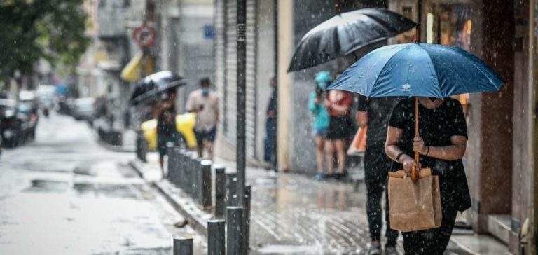 Ο καιρός με την Αναστασία Τυράσκη: Βροχές, καταιγίδες και ενισχυμένοι άνεμοι (video)