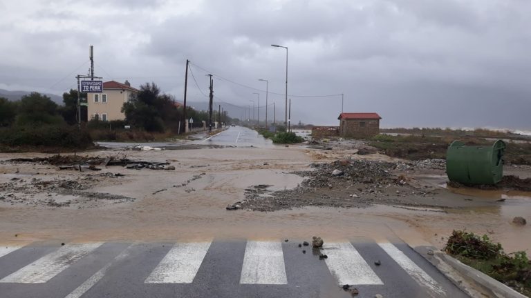 Πλημμύρες σε παραλιακές περιοχές της Λάρισας