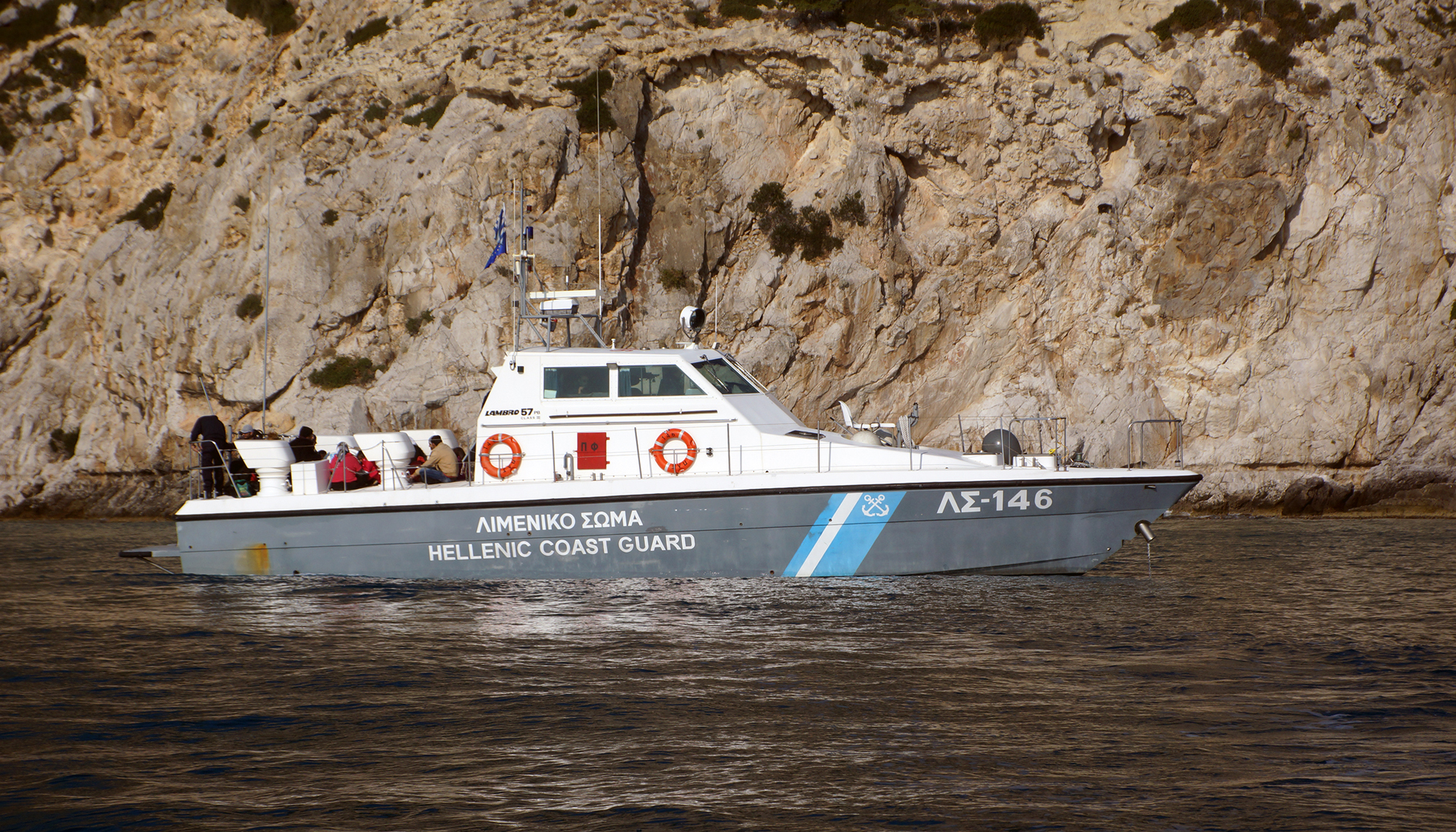 Διάσωση 108 μεταναστών από ναυάγιο ιστιοφόρου στην Δήλο – Πληροφορίες για αγνοούμενους