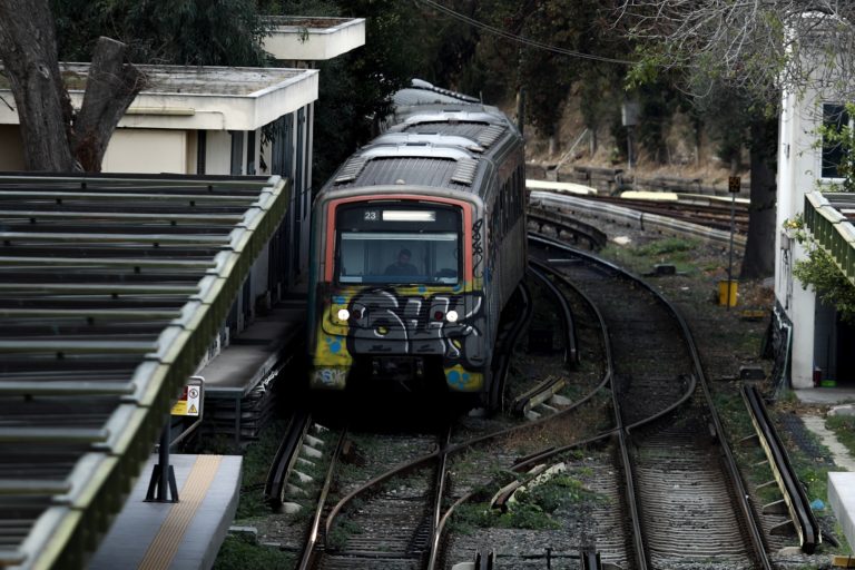 Κανονικά θα λειτουργεί το μετρό την Παρασκευή – Χωρίς τραμ έως τις 8 π.μ. – Επανεξέταση των συνθηκών το πρωί