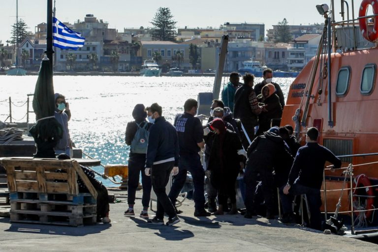 Εκπρόσωπος Λιμενικού στο Πρώτο : Διασώθηκαν 21, αγνοούνται 3 (audio)