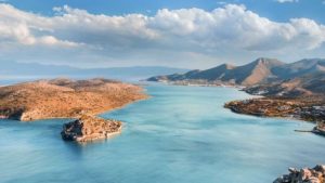 Στο νησάκι Κολοκύθα της Ελούντας το ΚΑΣ – Ξενοδόχος ζητά τον αποχαρακτηρισμό του από αρχαιολογική ζώνη Α