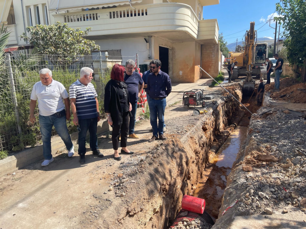 Αυτοψία Δημάρχου Χανίων στα υπό κατασκευή δίκτυα ομβρίων στις Μουρνιές