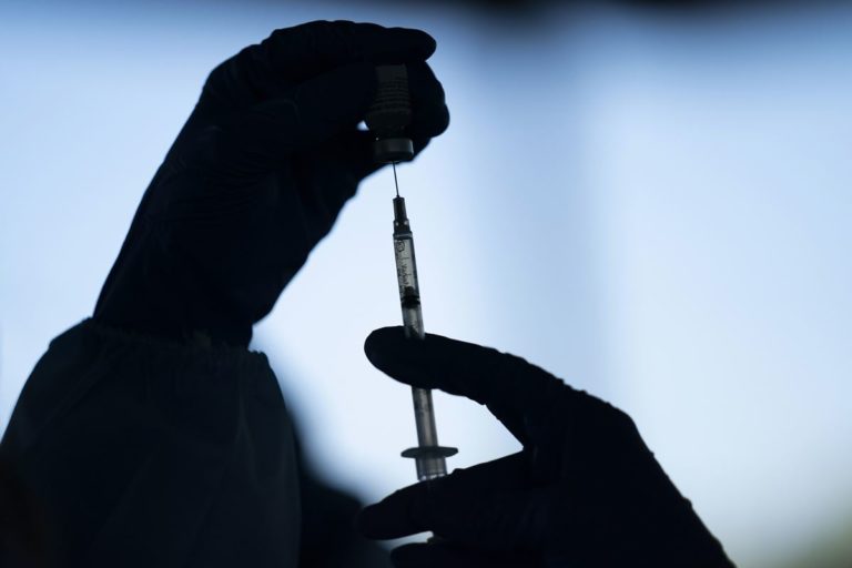 “Καμπανάκι” από τον ECDC για τις χώρες με χαμηλά ποσοστά εμβολιασμού