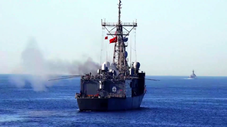 Νέες προκλήσεις: Τουρκικά πολεμικά πλοία εντός της κυπριακής ΑΟΖ (video)