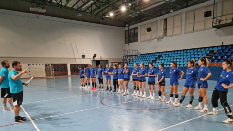 Η αποστολή της εθνικής ομάδας χάντμπολ γυναικών για τη Γερμανία