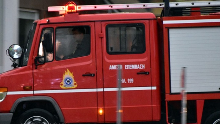 Αυτοκίνητο με δύο γυναίκες έπεσε σε κανάλι στη Θέρμη Θεσσαλονίκης – Ανασύρθηκαν σώες